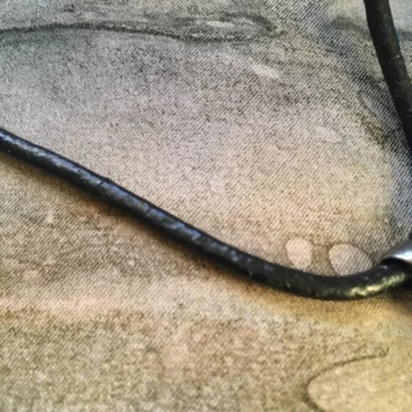 Vintage Red Vampiric Glass, Metal and Leather Necklace - Picture 10 of 10